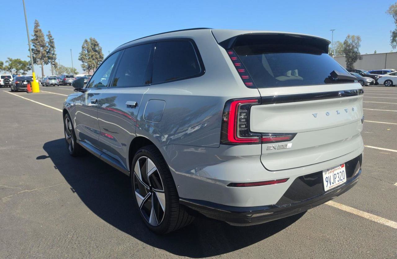 Used 2025 Volvo EX90 Ultra AWD/4WD image 2