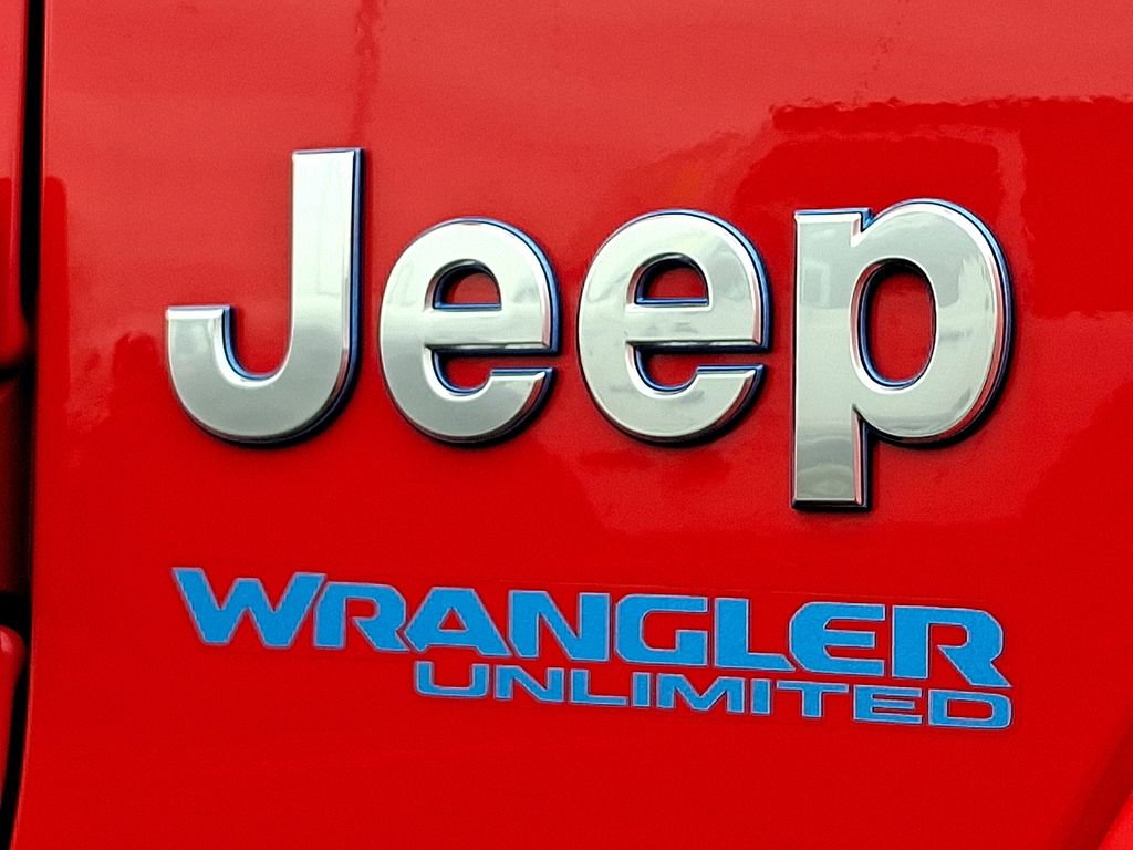 Used 2022 Jeep Wrangler Unlimited Sahara w/ Cold Weather Group image 30