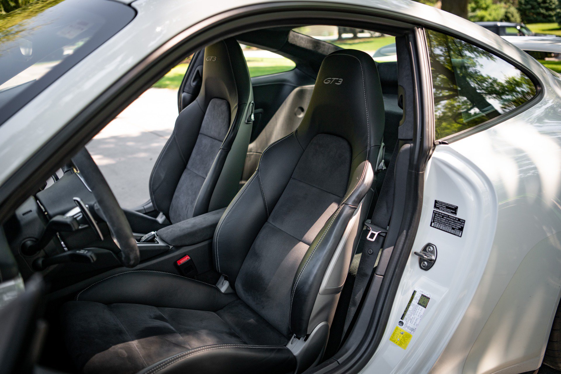 Used 2015 Porsche 911 GT3 RWD image 2