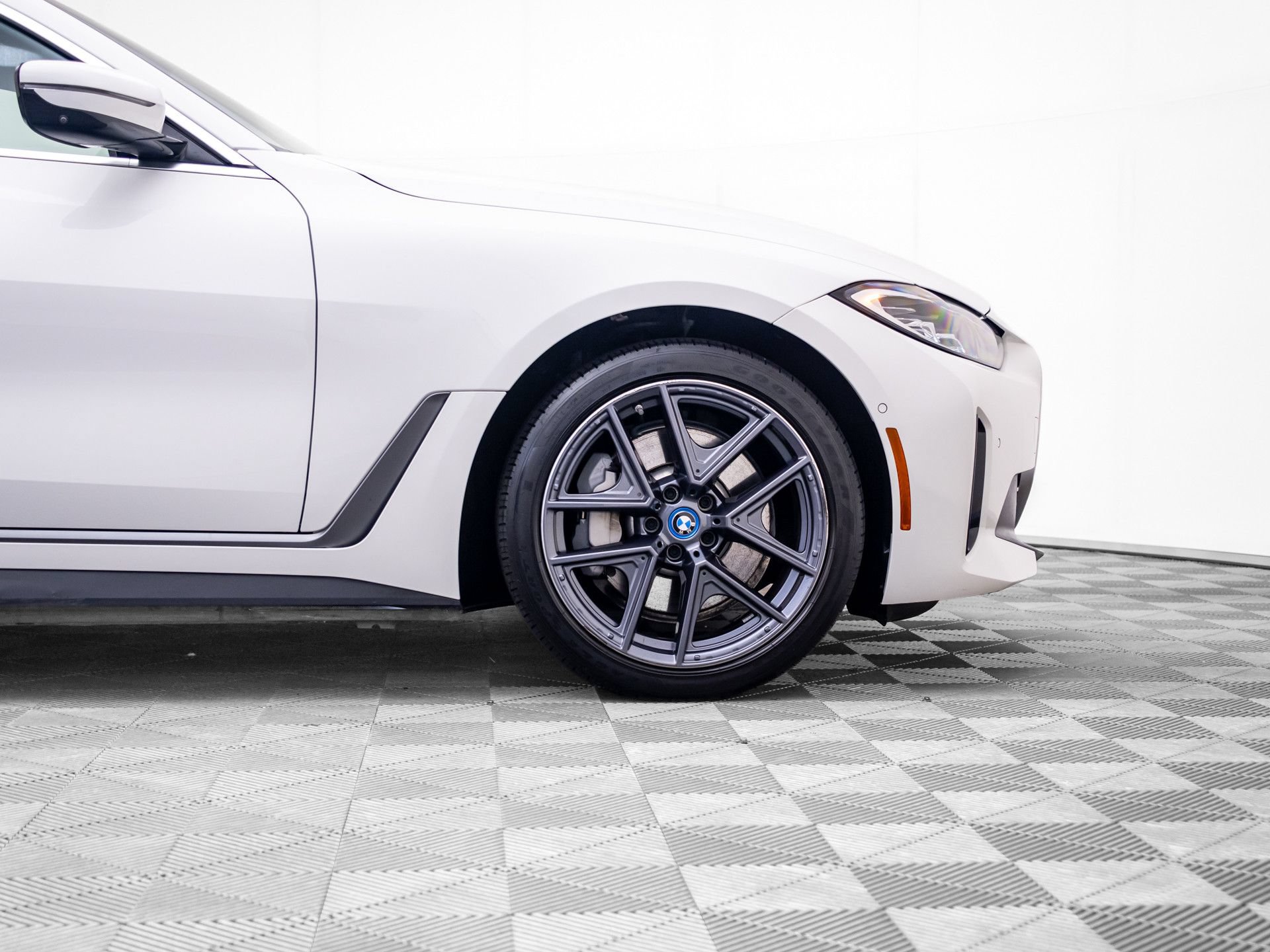 Used 2023 BMW i4 eDrive35 RWD image 35