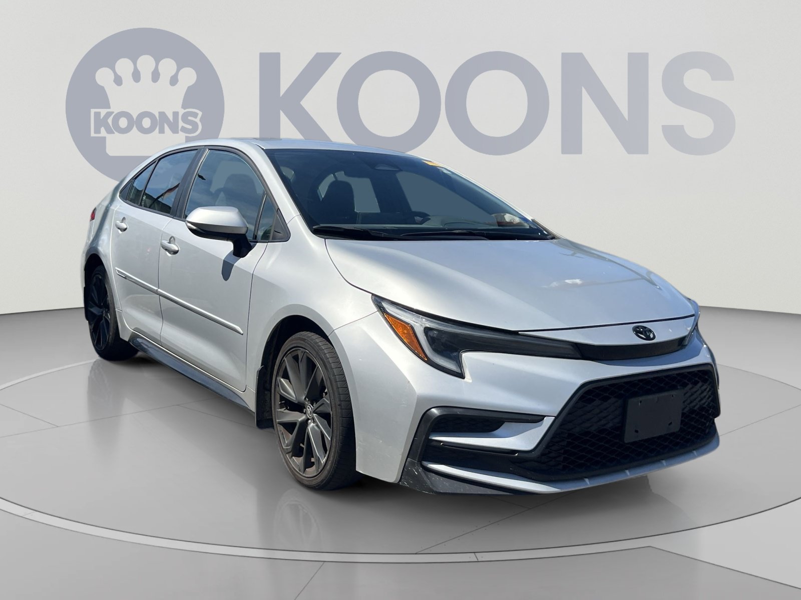 Used 2023 Toyota Corolla SE w/ Carpet Mat Package (TMS) FWD image 5