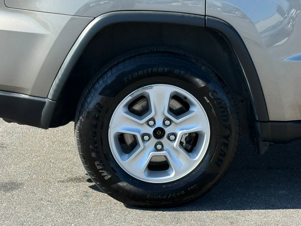 Used 2016 Jeep Grand Cherokee Laredo w/ Quick Order Package 23E image 8