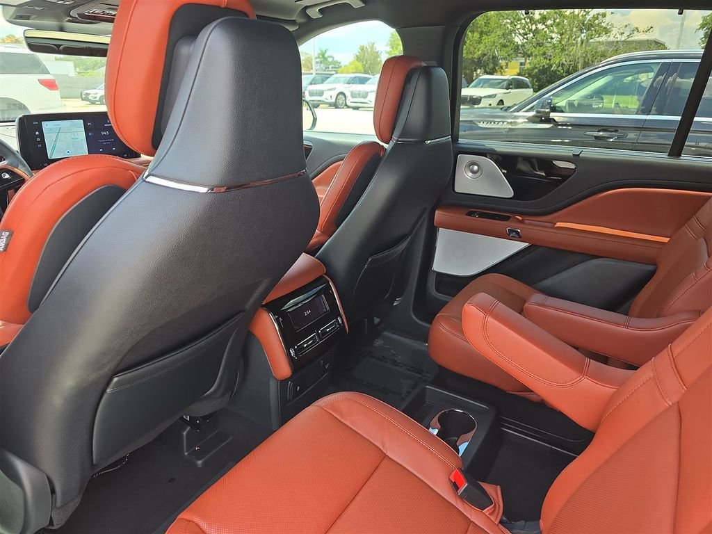 Used 2025 Lincoln Aviator Reserve w/ Equipment Group 201A image 19