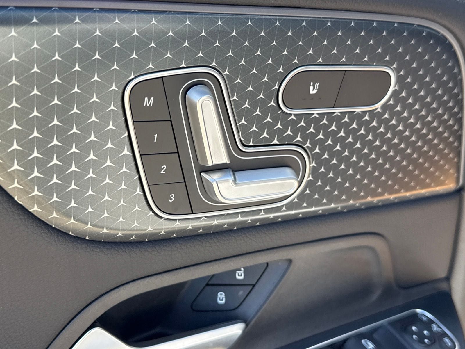 New 2026 Mercedes-Benz GLB 250 image 16