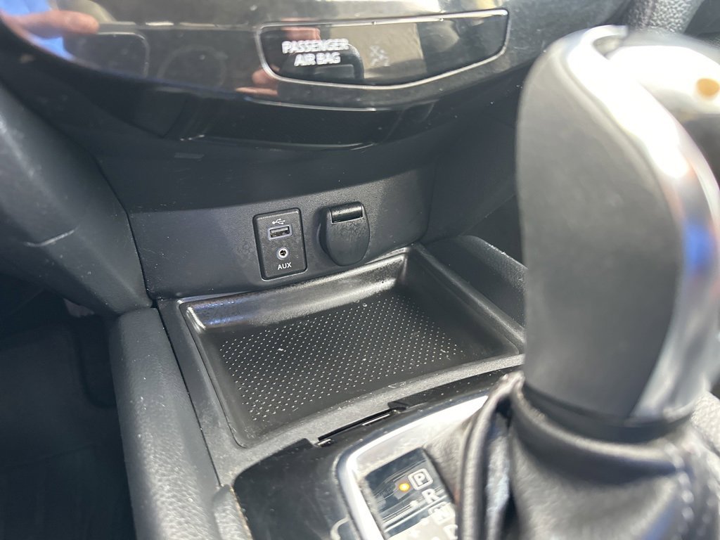 Used 2017 Nissan Rogue S image 5