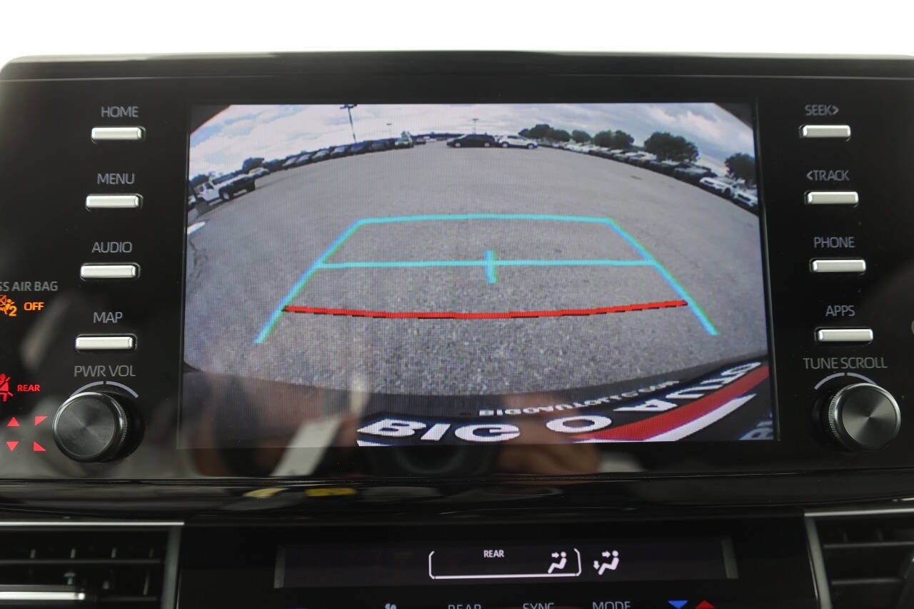 Used 2023 Toyota Sienna LE FWD image 23