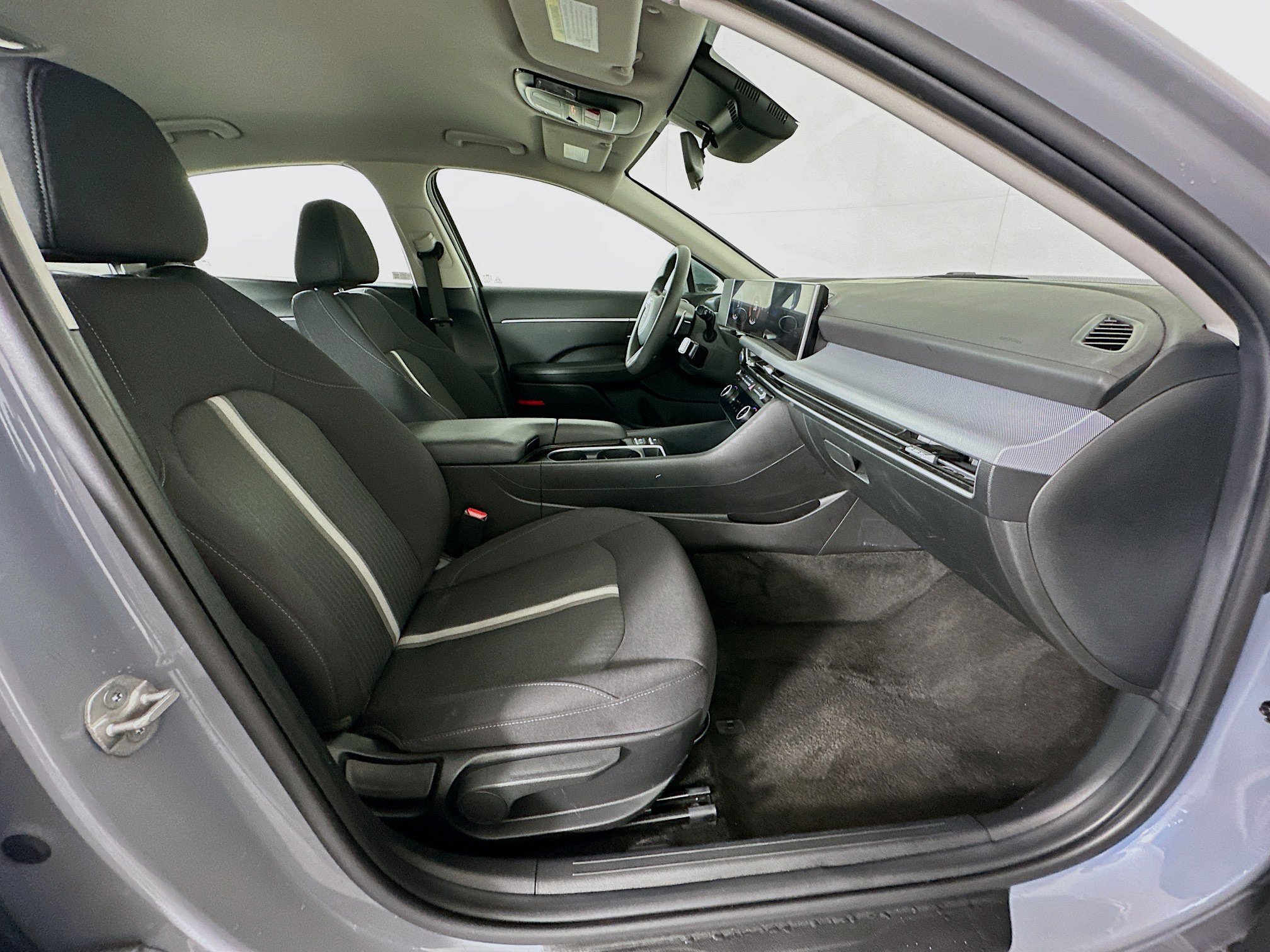 Used 2025 Hyundai Sonata SEL FWD image 30