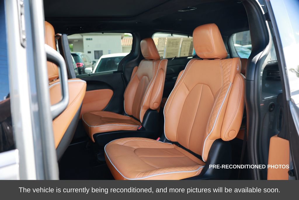 Used 2023 Chrysler Pacifica Pinnacle image 35