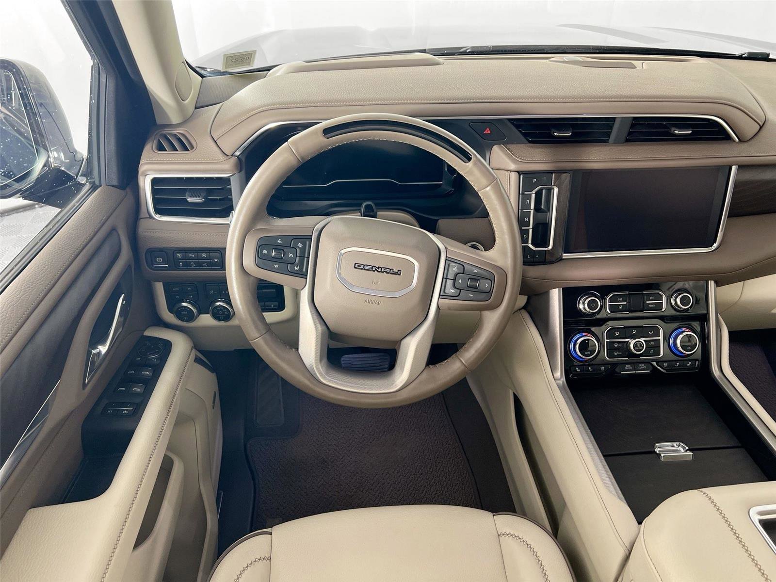 Used 2024 GMC Yukon Denali w/ Denali Reserve Package AWD/4WD image 23