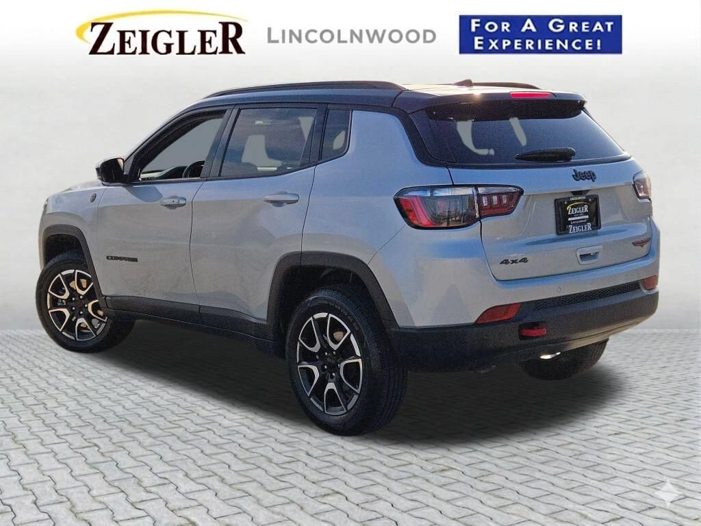 Used 2024 Jeep Compass Trailhawk AWD/4WD image 13