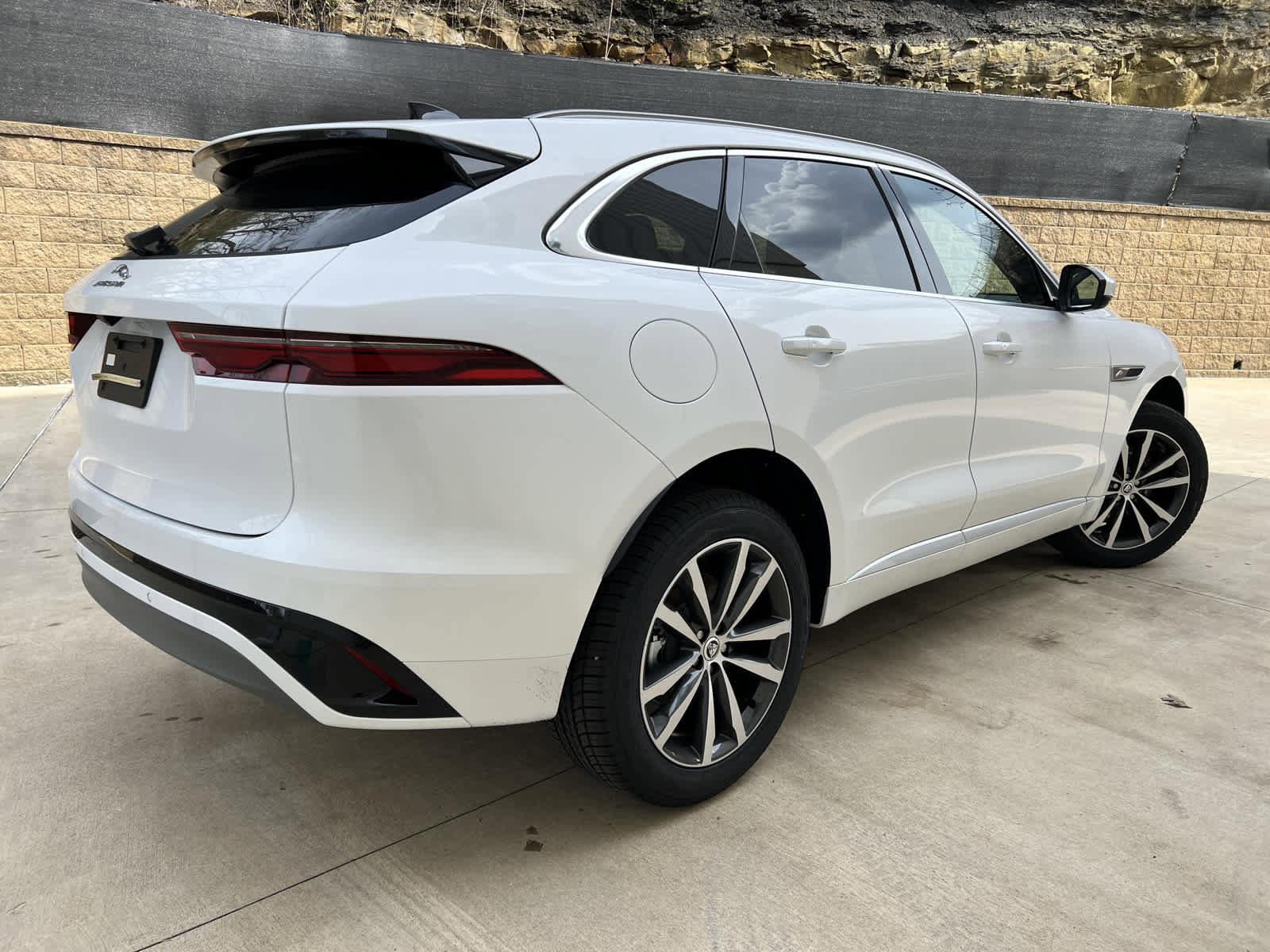 Used 2025 Jaguar F-PACE R-Dynamic S image 3