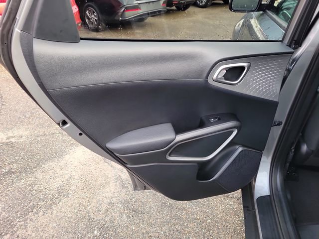 Used 2024 Kia Soul LX image 28