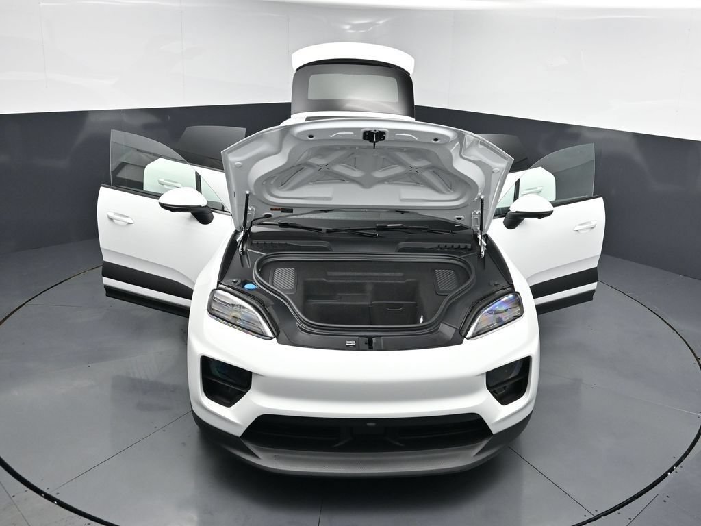 New 2026 Porsche Macan 4 Electric AWD/4WD image 28