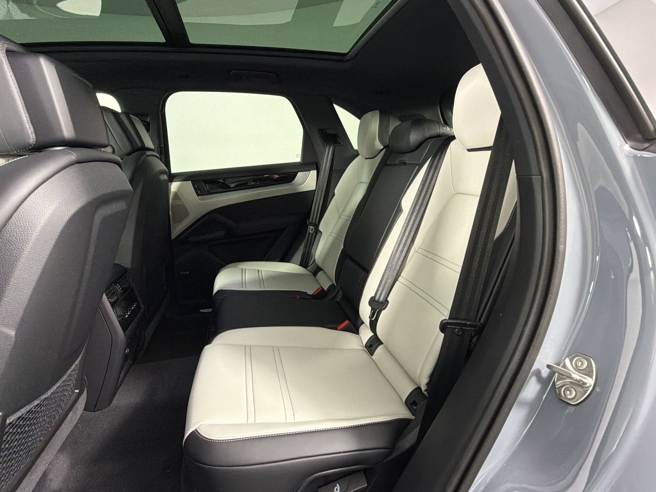 New 2026 Porsche Cayenne S AWD/4WD image 18
