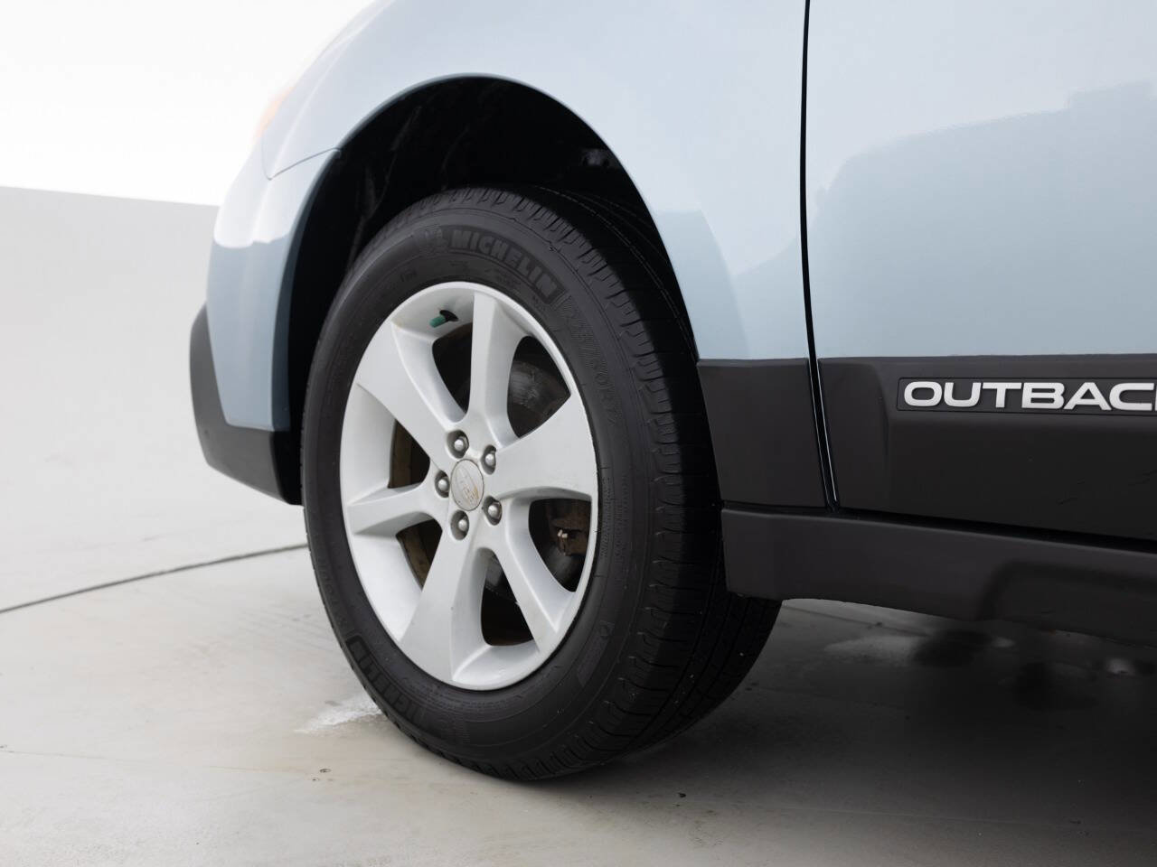 Used 2014 Subaru Outback 2.5i Premium AWD/4WD image 17