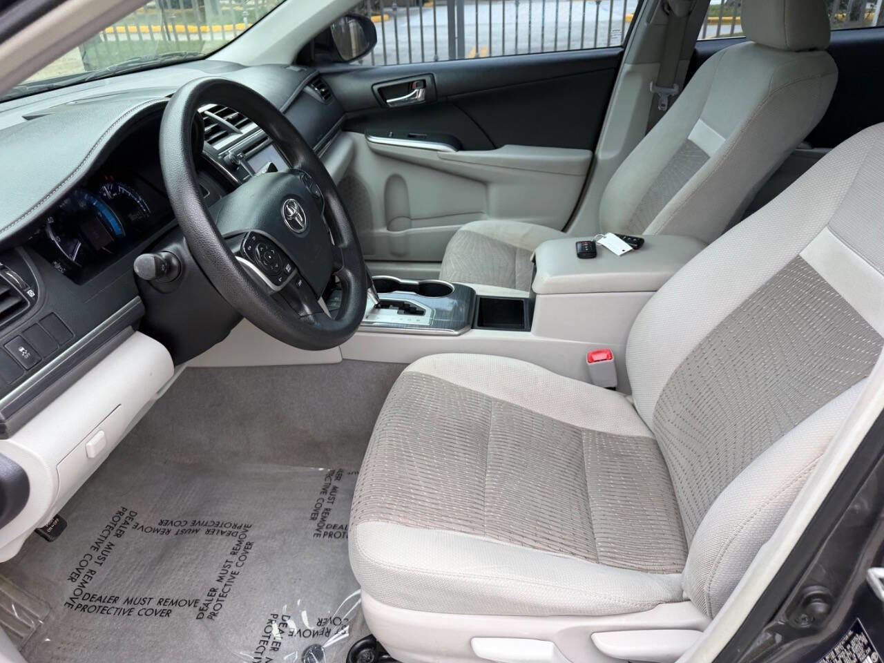 Used 2013 Toyota Camry LE image 25