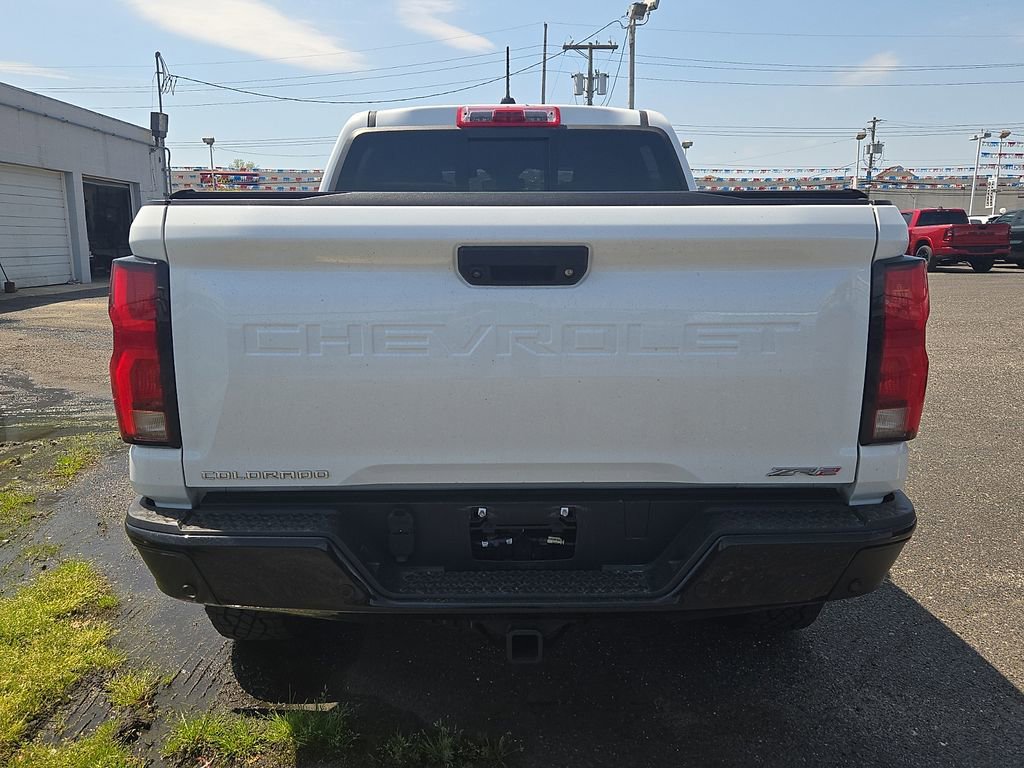 Used 2024 Chevrolet Colorado ZR2 w/ Technology Package AWD/4WD image 5