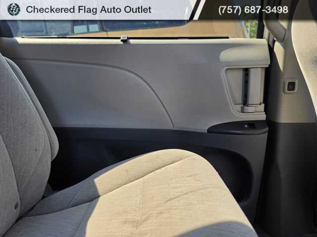 Used 2020 Toyota Sienna LE FWD image 20