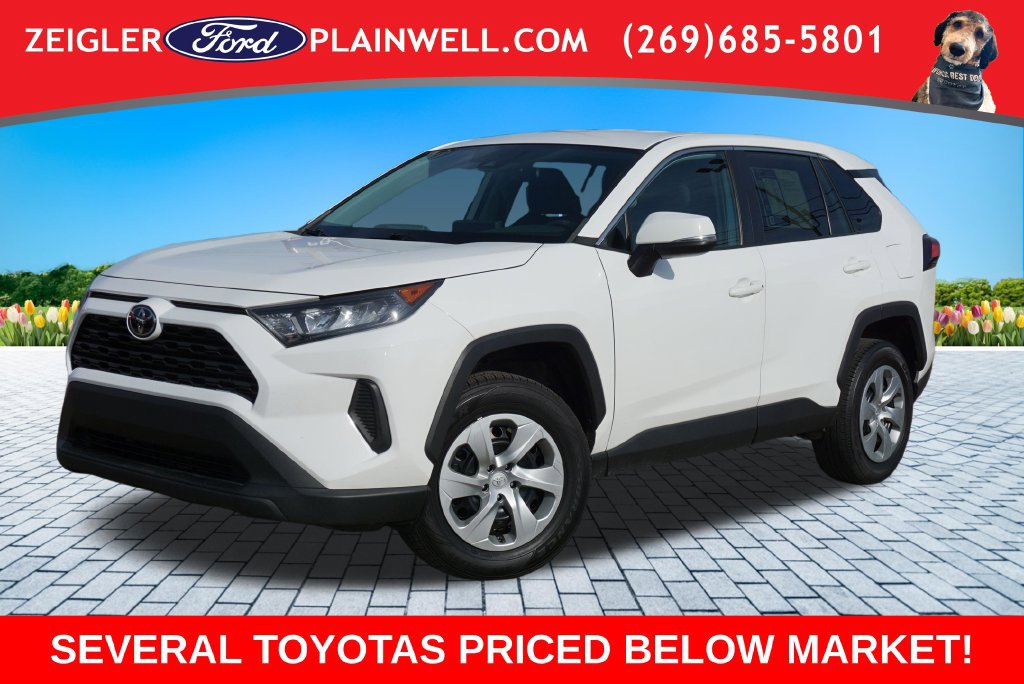 Used 2022 Toyota RAV4 LE w/ Carpet Mat Package (TMS)