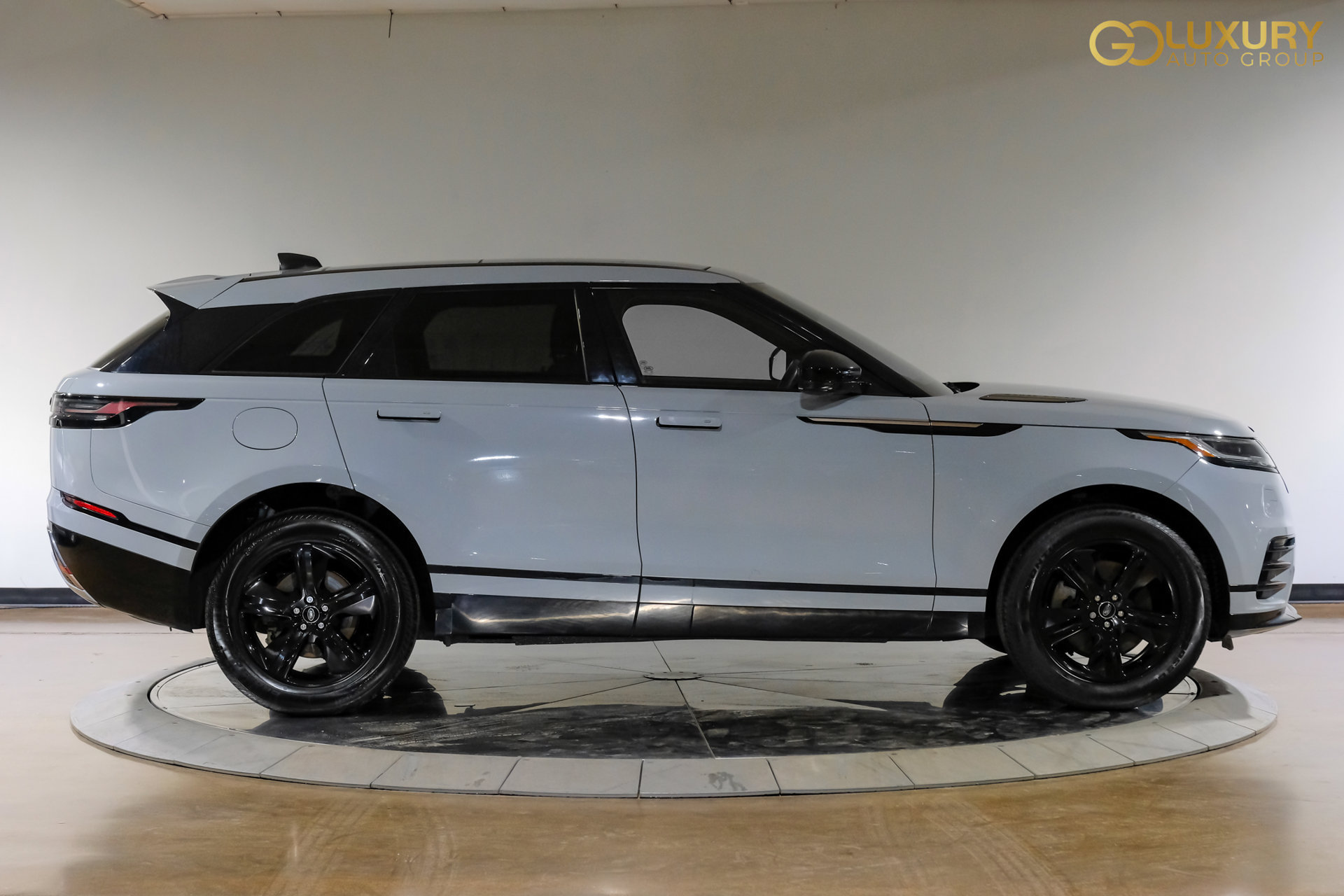 Used 2025 Land Rover Range Rover Velar Dynamic SE AWD/4WD image 9