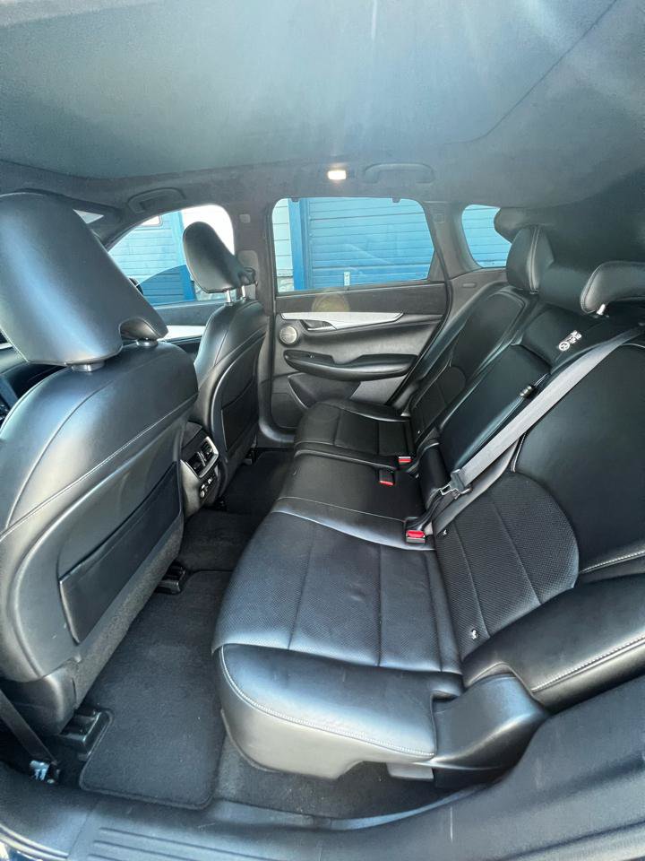 Used 2019 INFINITI QX50 Essential w/ Sensory Package AWD/4WD image 11