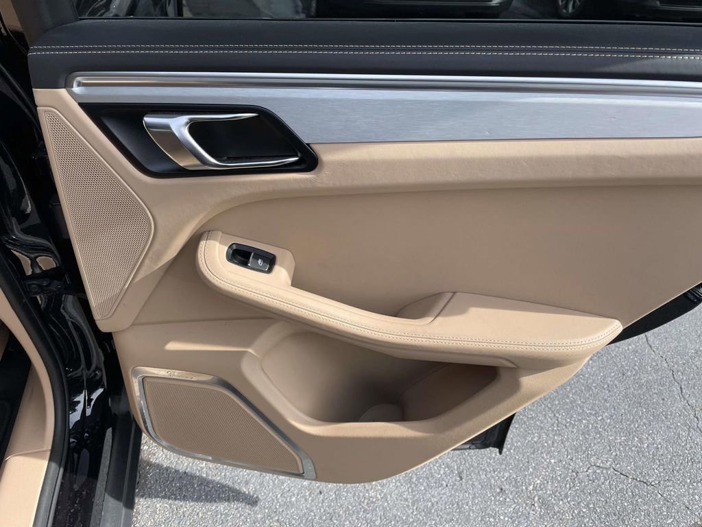 Used 2022 Porsche Macan S image 43