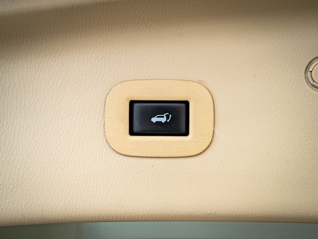 Used 2015 INFINITI QX80 4WD w/ Theater Package image 18