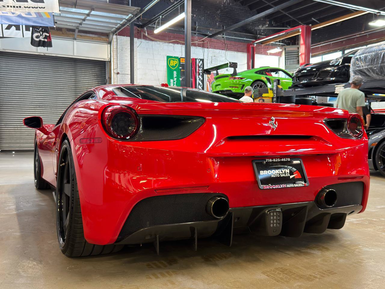 Used 2018 Ferrari 488 GTB RWD image 10
