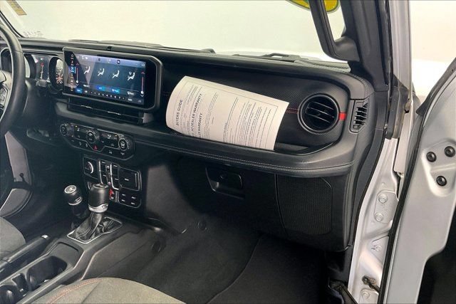 Used 2024 Jeep Wrangler Unlimited Rubicon AWD/4WD image 15