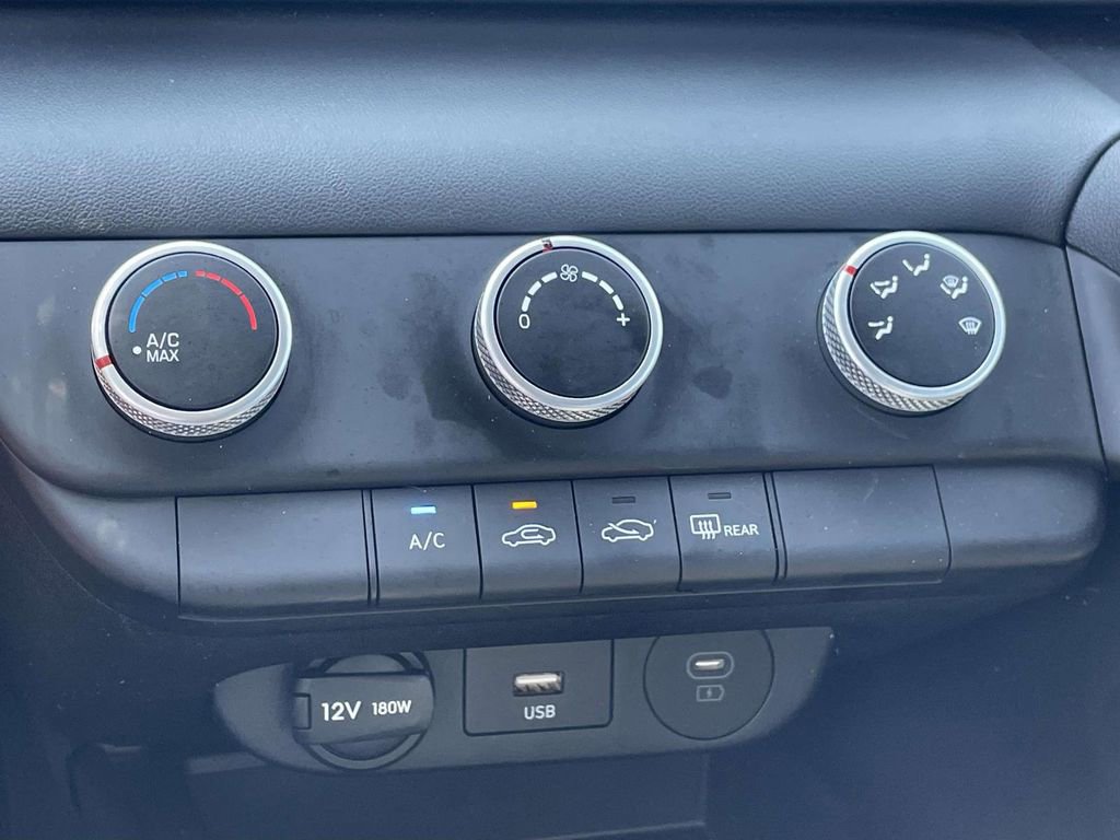 Certified 2026 Hyundai Elantra SE FWD image 17