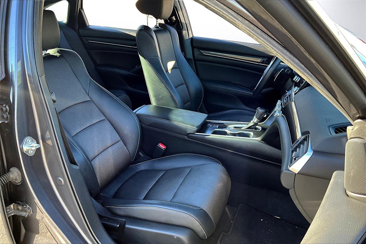 Used 2018 Honda Accord Sport image 21