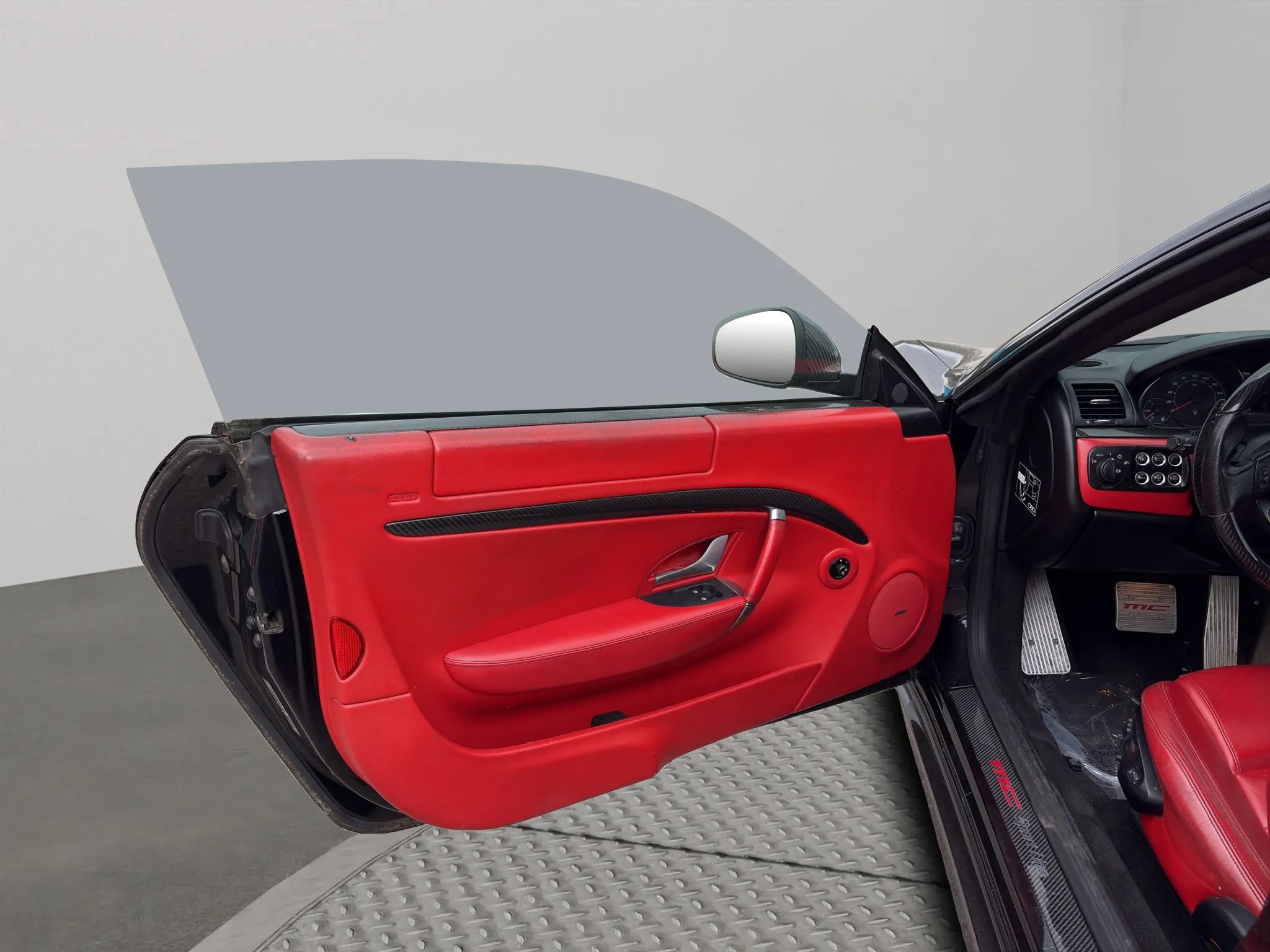 Used 2013 Maserati GranTurismo Sport RWD image 26