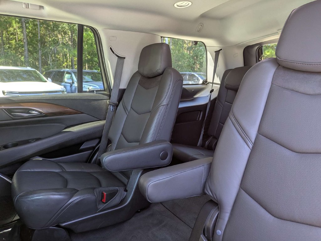 Used 2020 Cadillac Escalade Luxury AWD/4WD image 15