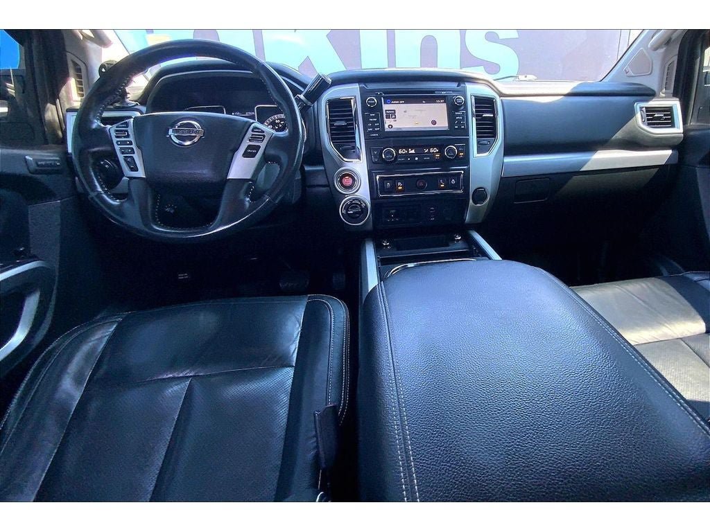 Used 2018 Nissan Titan PRO-4X w/ Pro-4x Convenience Package AWD/4WD image 17