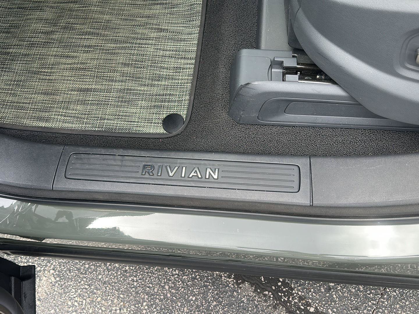 Used 2022 Rivian R1S Launch Edition AWD/4WD image 30