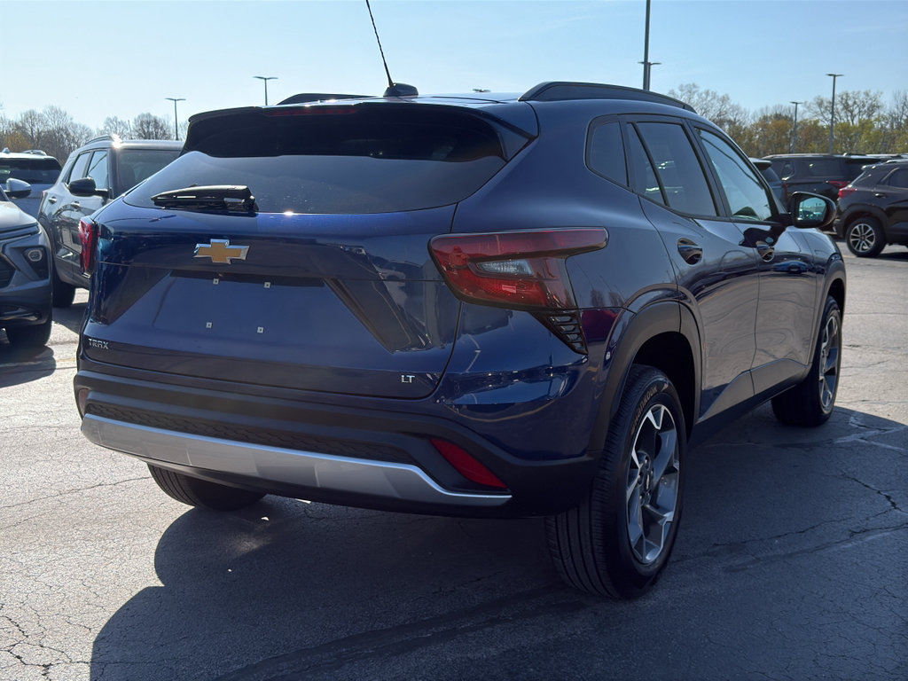 Certified 2024 Chevrolet Trax LT w/ Driver Confidence Package FWD image 5