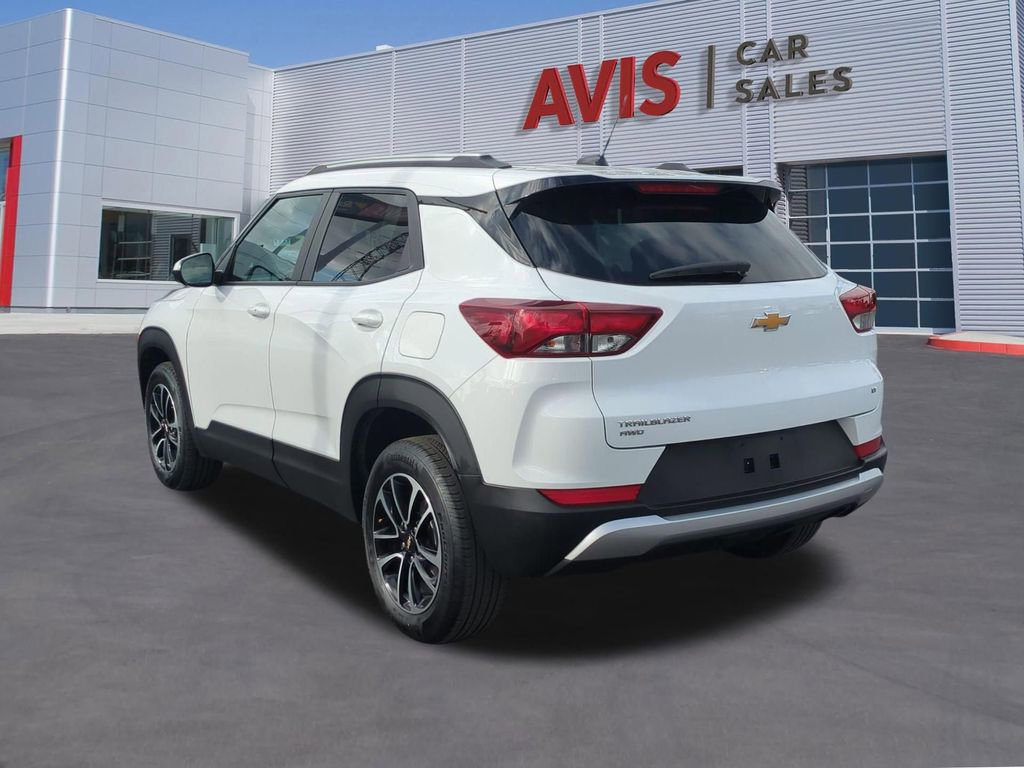 Used 2025 Chevrolet TrailBlazer LT AWD/4WD image 9