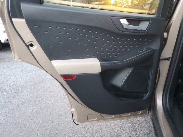 Certified 2020 Ford Escape SE image 11