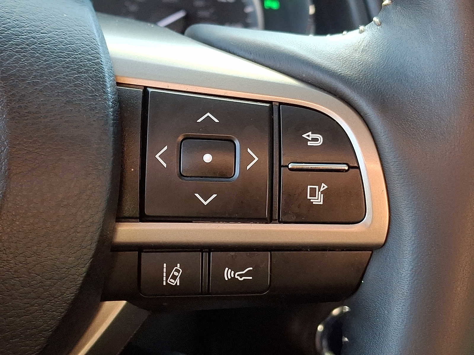 Used 2019 Lexus RX 450h AWD w/ Navigation Package image 19
