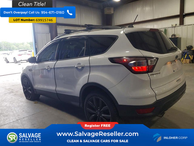 Used 2018 Ford Escape SE w/ SE Sport Appearance Package AWD/4WD image 3