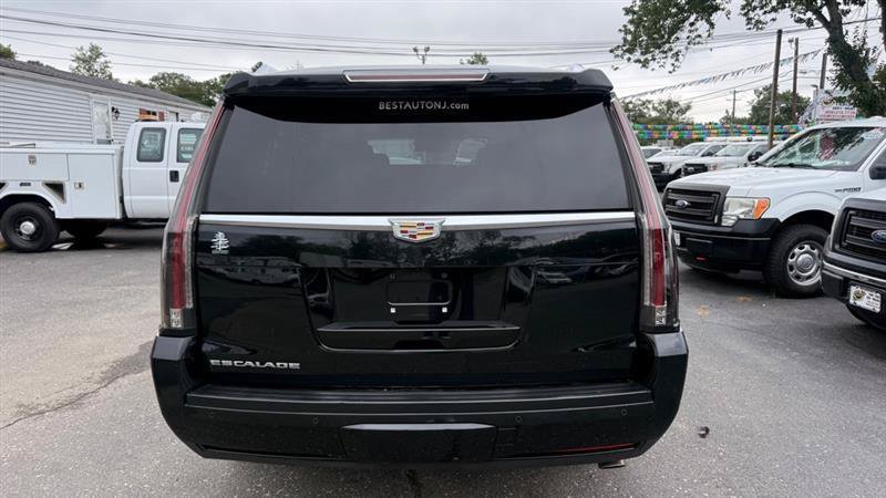 Used 2016 Cadillac Escalade ESV Luxury AWD/4WD image 7