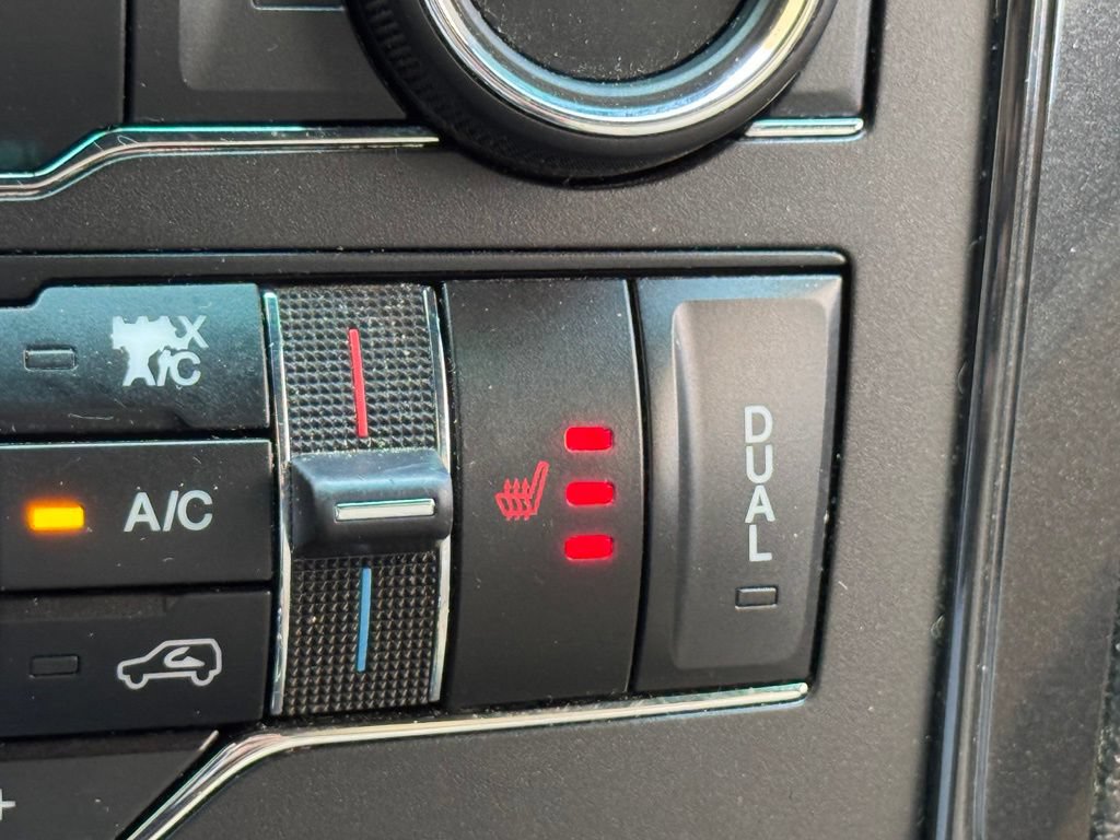 Used 2017 Ford Explorer XLT w/ Equipment Group 202A FWD image 6