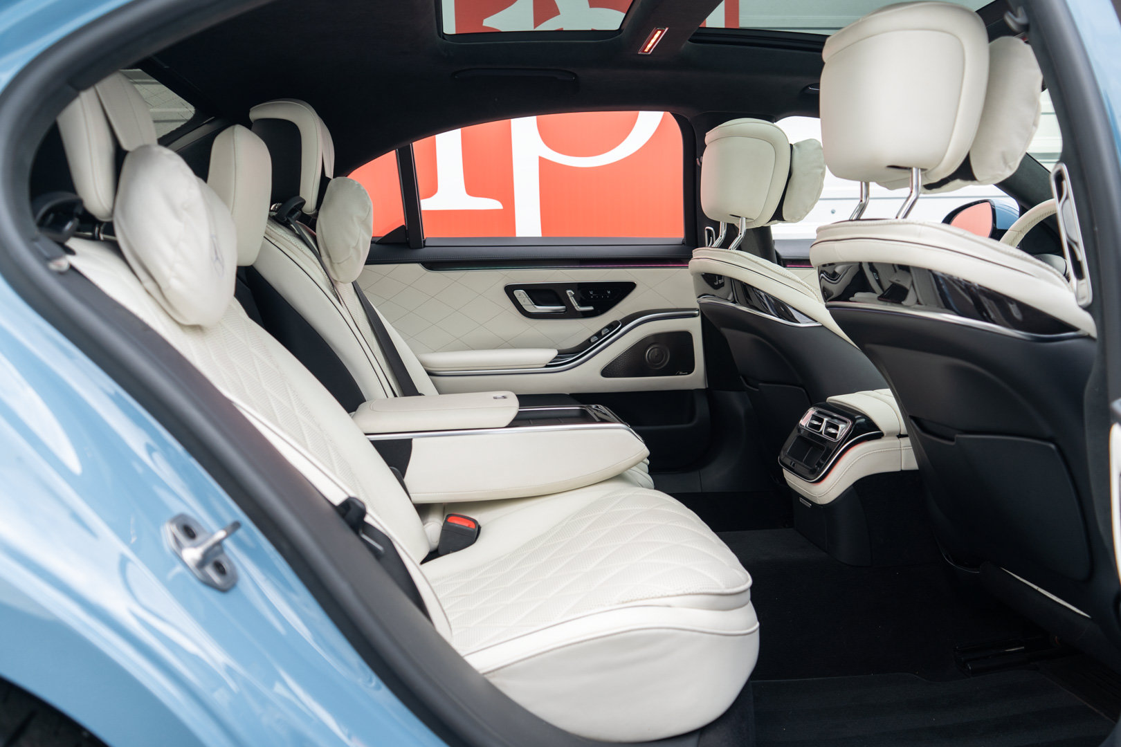 Used 2023 Mercedes-Benz S 500 4MATIC image 32