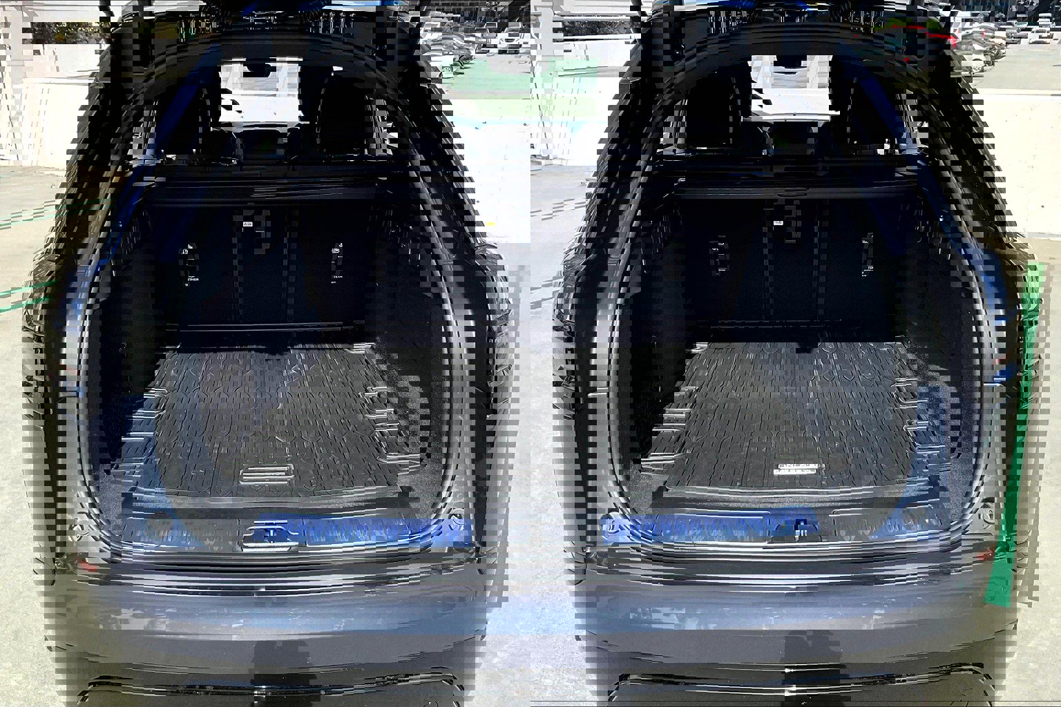 New 2026 Land Rover Range Rover Velar Dynamic SE image 10