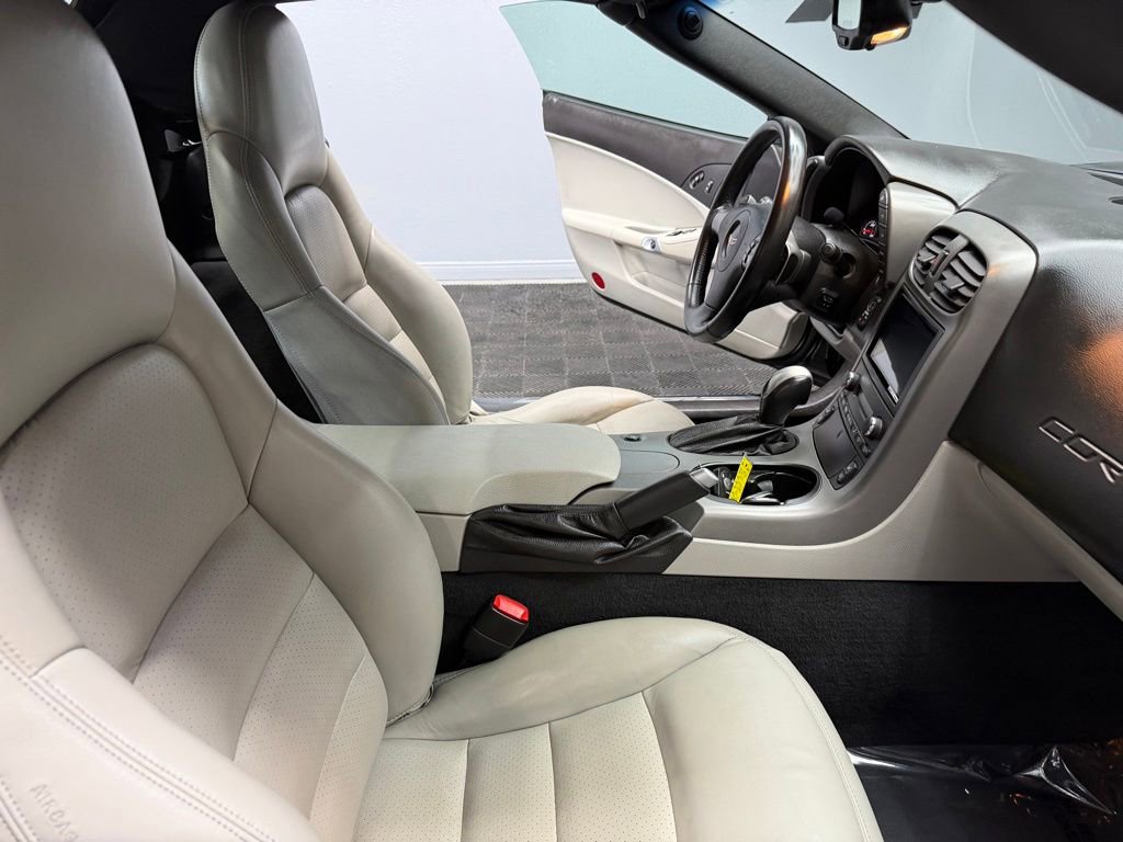 Used 2007 Chevrolet Corvette Convertible w/ Preferred Equipment Group RWD image 38