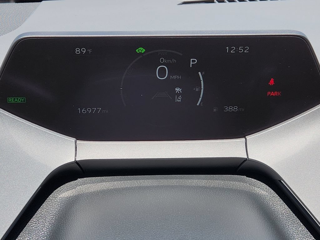 Used 2025 Toyota Prius Limited w/ Limited Premium Package FWD image 18
