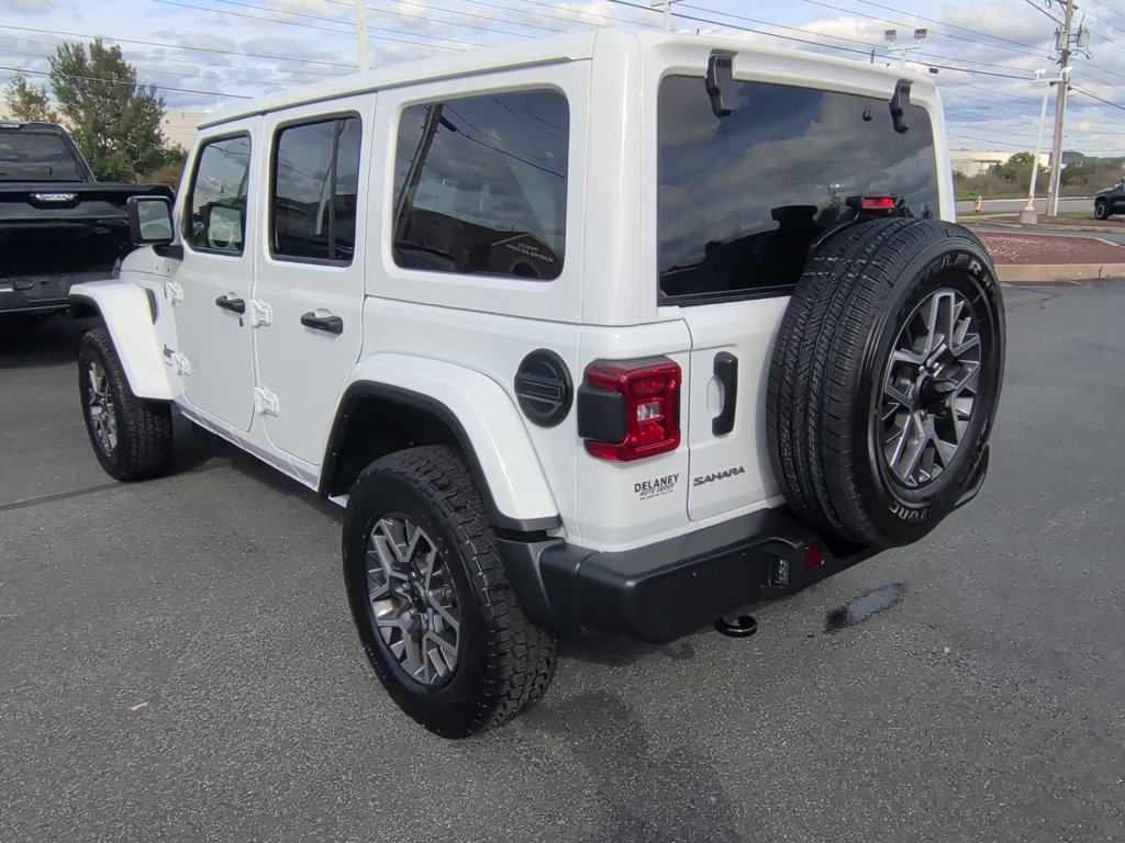 Used 2026 Jeep Wrangler Unlimited Sahara AWD/4WD image 6