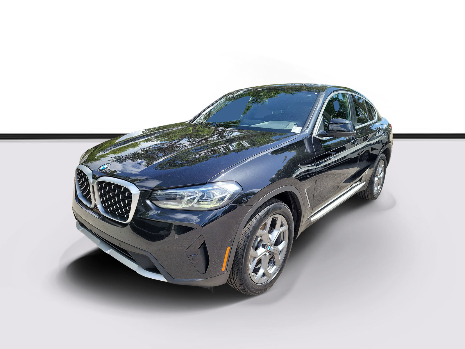 Used 2024 BMW X4 xDrive30i AWD/4WD image 2