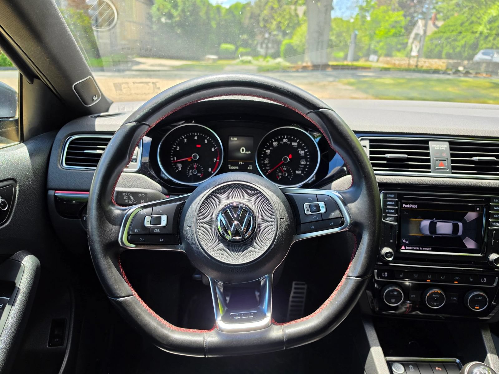 Used 2017 Volkswagen Jetta GLI FWD image 11