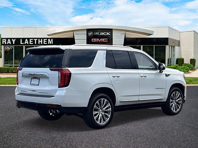 Used 2021 GMC Yukon Denali w/ Denali Premium Package AWD/4WD image 5